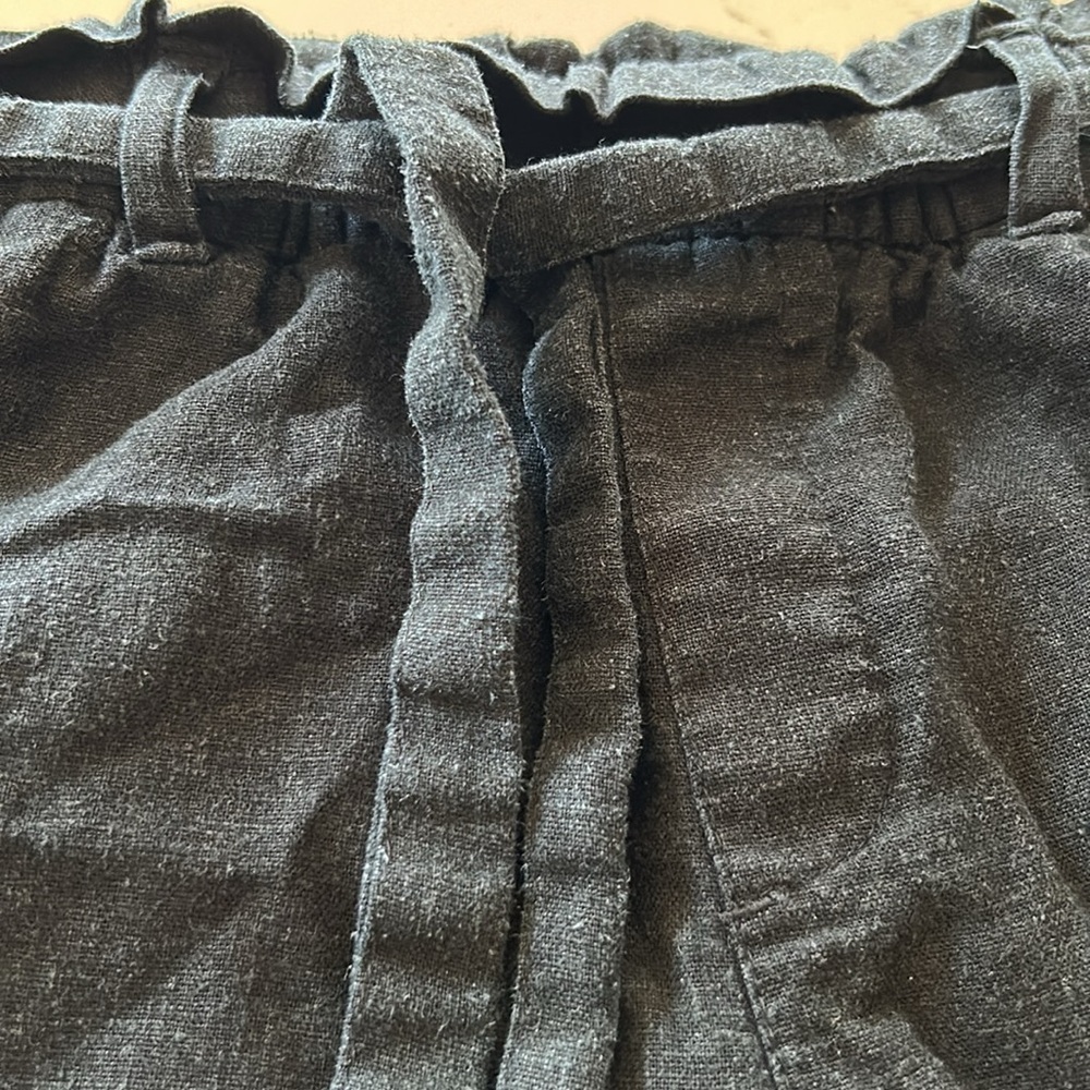 Old Navy black linen paper bag waist shorts with tie, size 0 - Picture 3 of 6